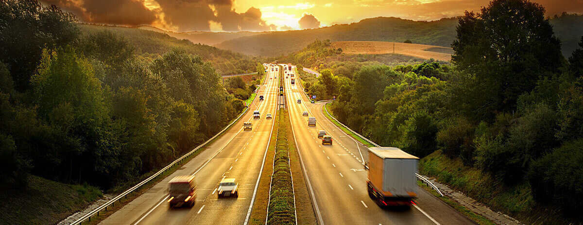 <p>Atuamos em todo território nacional<br />
com caminhões modelo Toco, Truck, Carreta e utilitários de todos os tipos<br />
a fim de reduzir o tempo de chegada do produto ao destino final.</p>
